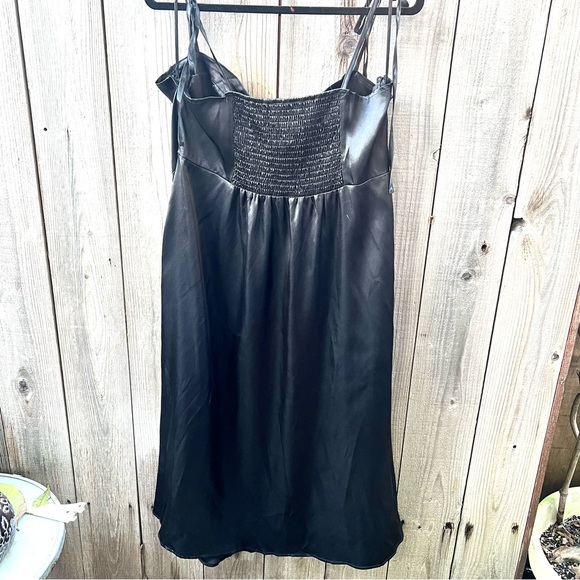NWT MakeMeChic Women's Satin Silk Dress - Picture 6 of 9